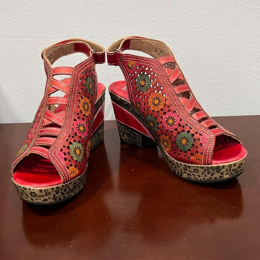 L’Artiste Spring Step Bewitched Red Size 7